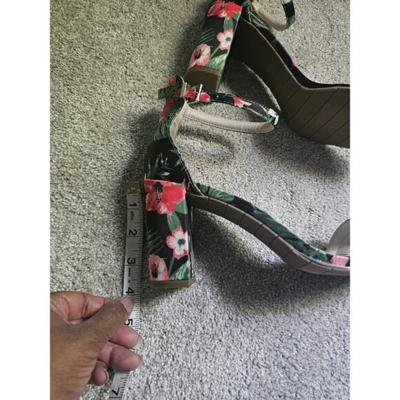 Kenneth Cole Size 8.5 Floral Heeled Sandals Block Heel Open Toe Women’s Shoes - Picture 4 of 8